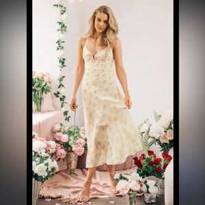 New floral slip dress in tan with pick/ orange flowers‎  Size  XL